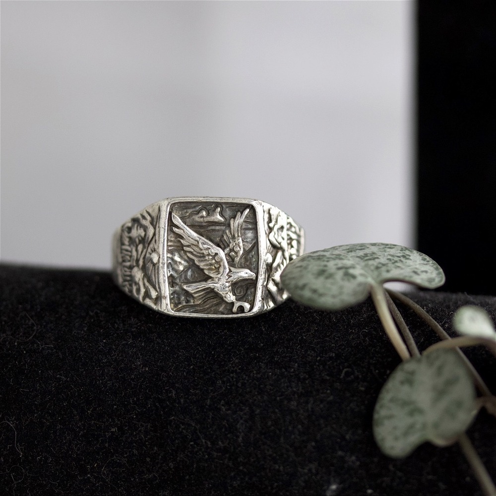 Vintage Sterling Silver 925 Eagle Signet Ring Size 12.5 Soaring Bird Nature Scen